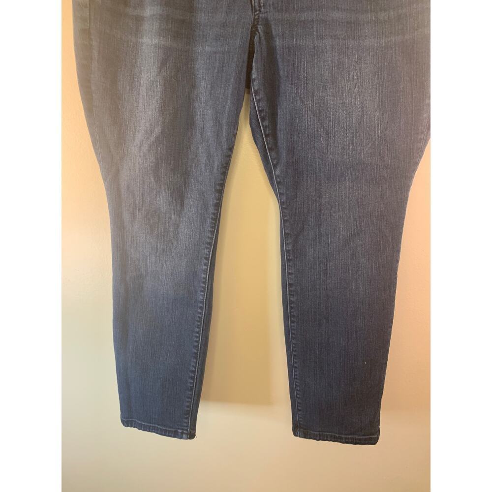 TORRID Women’s Dark Wash Jeans / Size: 14 Short - Picture 6 of 9